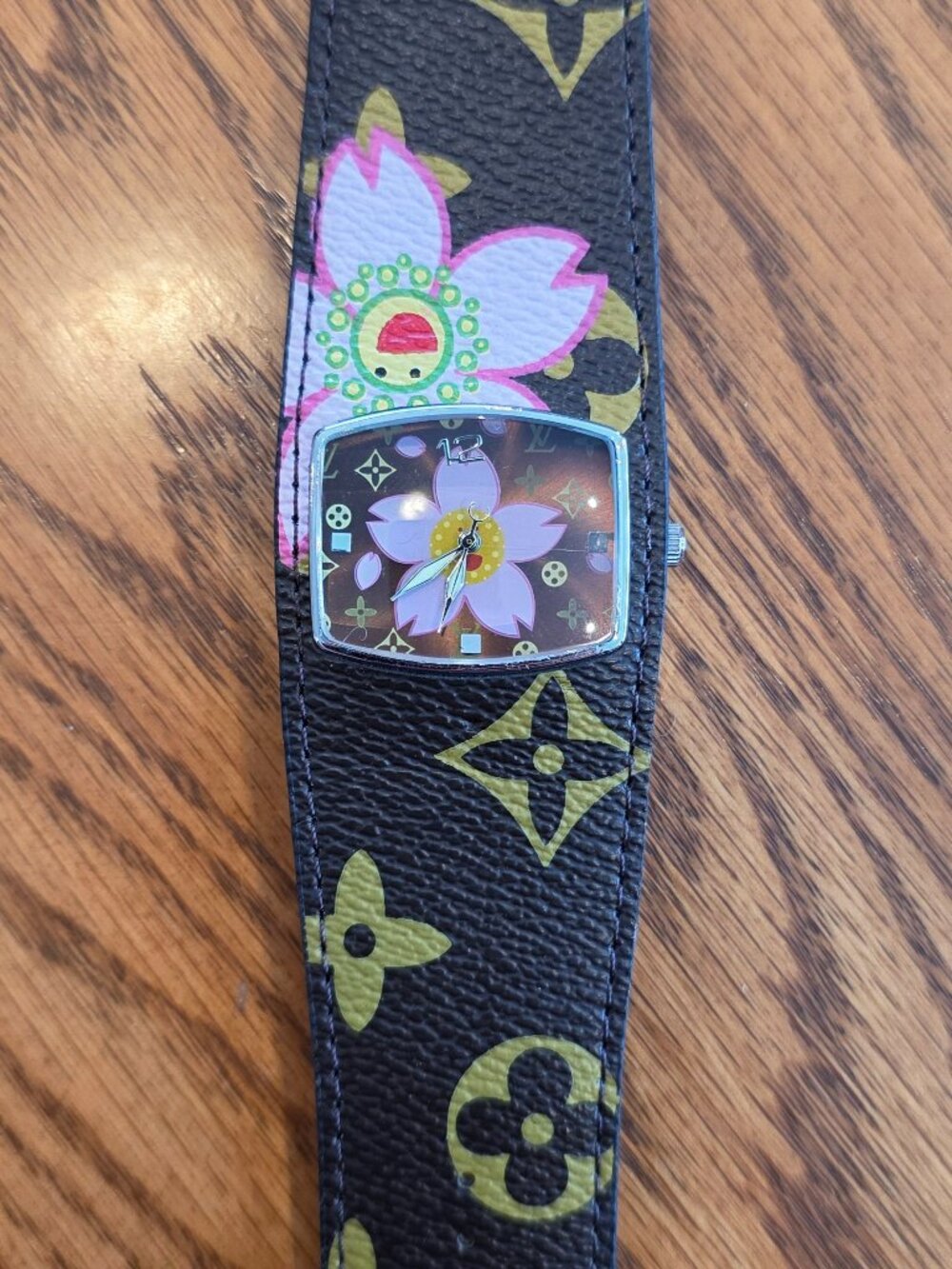 Woman's floral print watch